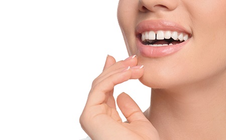 Cómo cerrar los huecos entre los dientes - Espacio Dental Jaén